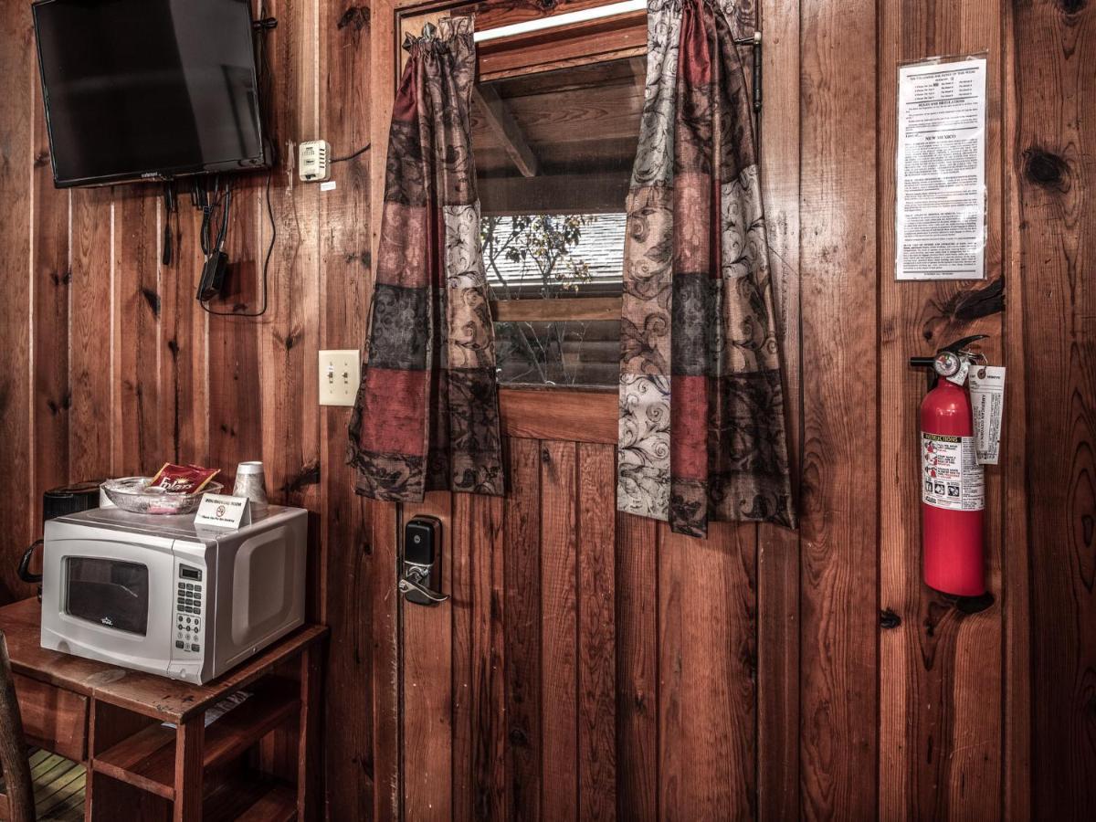 Apache Village Cabinette 13, Queen Bed, Midtown, Sleeps 2 Руидозо Экстерьер фото