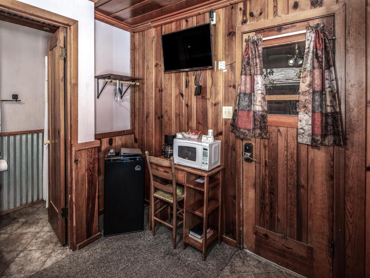 Apache Village Cabinette 13, Queen Bed, Midtown, Sleeps 2 Руидозо Экстерьер фото